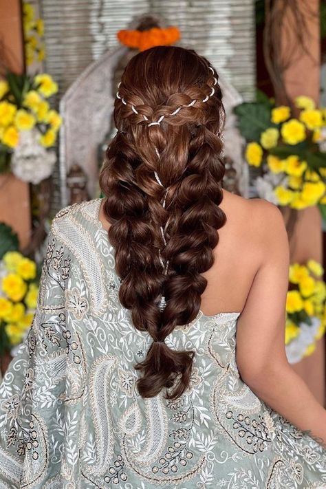 Latest Bridal Hairstyles, Bridal Hairdos, Hairstyles For Brides, Monsoon Wedding, Engagement Hairstyles, Bridal Hairdo, Bridal Braids, Braided Hairdo, Bridal Hair Buns