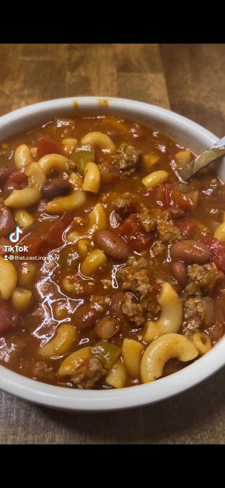 Easy Chili With Noodles, Chili Recipe Noodles, Chili Recipe With Macaroni, Chili With Noodles Recipe Crockpot, Chili With Noodles Recipe, Chilli With Noodles, Chilli Recipe With Noodles, Chili Soup With Noodles, Mac Chilli