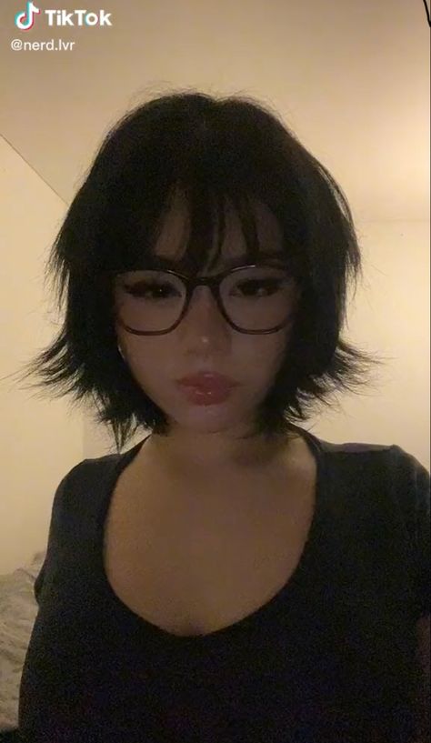 Goth Hair Ideas Short, Kisa Wolf Cut, Short Messy Hair With Bangs, Short Boy Haircut For Woman, Haircut Inspo Short Layered, Short Layered Hair With Bangs Choppy, Short Haircut With Long Bangs, Short Fluffy Hair Women, Scene Hairstyles Short