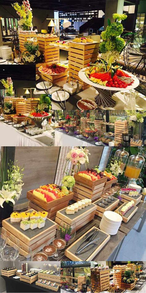 Essen, Wedding Buffet Table Decor, Buffet Table Settings, Diy Buffet, Wooden Buffet, Buffet Presentation, Food Display Table, Buffet Set Up, Appetizer Display