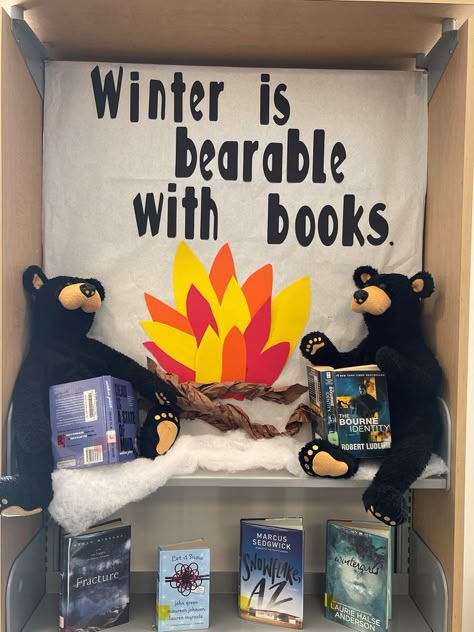 Bearable with books Library Week Ideas, Elementary School Library Decorating Ideas, Book Displays Library, Library Window Displays School, Library Decoration Ideas, Library Back To School Displays, Winter Library Display Ideas, Library Winter Decorations, Holiday Book Display Ideas