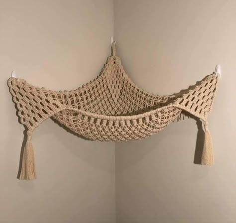 Knitting Cat Bed, Hammock Diy, Knitting Cat, Katt Diy, Katt Grejer, Bed Cave, Crochet Cat Bed, Pola Macrame, Cat House Diy