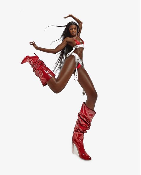 Leomie Anderson, High Fashion Poses, America's Next Top Model, Business Photoshoot, Fun Photoshoot, Event Flyers, Next Top Model, Model Life, Fashion Photoshoot