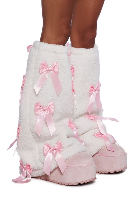 These leg warmers have a faux fur sherpa construction with small satin bow appliques all over. Kawaii, Other Outfits, Lamb Leg, Sugar Thrillz, Girly Accessories, Lingerie Romper, Trendy Clothes For Women, Pink Mini Dresses, Fall Fashion Outfits