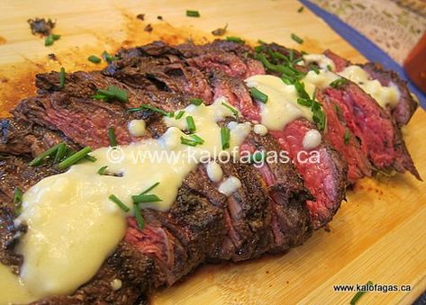 Cheese Sauce For Steak, Steak Toppings, Feta Sauce, Steak Sauce Recipes, Steak With Blue Cheese, Baked Steak, Flank Steak Recipes, Healthy Entrees, Blue Cheese Sauce