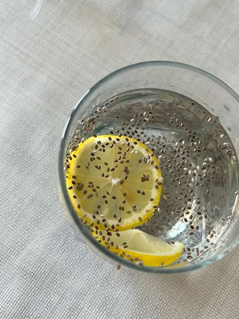 Chia Water Aesthetic, Chia Seeds Aesthetic, Water Aesthetic Drink, Chia Seeds Drink, Almond Daughter, بذور الشيا, Chia Seed Water, Resep Smoothie, Winter Arc