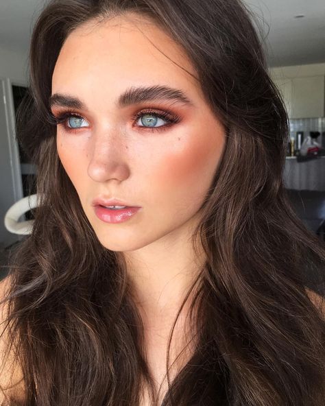 Burnt Orange Bridal Makeup, Burnt Orange Smokey Eye, Wedding Makeup Orange Tones, Bridesmaid Makeup Rust Dress, Burnt Orange Makeup Looks, Rust Eye Makeup, Orange Bridal Makeup, Wedding Makeup Orange, Burnt Orange Eyeshadow Looks