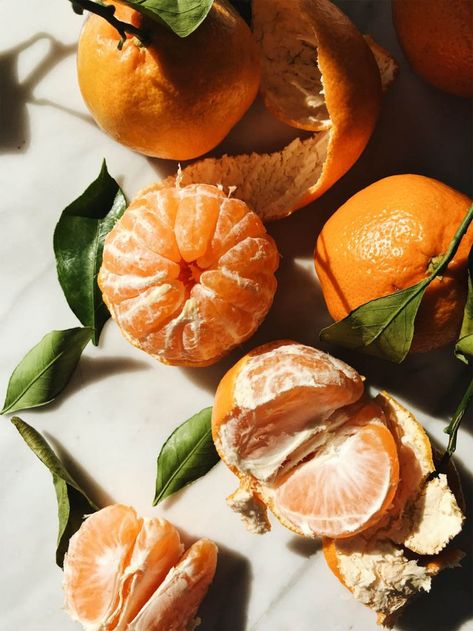 Fruit Photography, Orange Aesthetic, Trik Fotografi, White Table, Fruits And Veggies, Aesthetic Food, Food Styling, Food Photo, Green Leaves