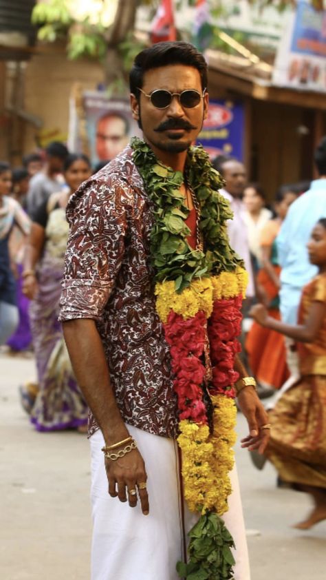 Mari Dhanush Hd Wallpaper, Dhanush Images, Tamil Actors, New Movie Images, Allu Arjun Images, Famous Indian Actors, Lipstick Storage, New Images Hd, Indian Actors