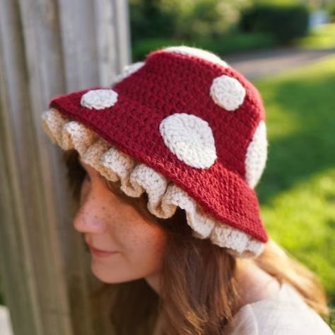 Toad mushroom hat - Etsy Болгария Crochet Mushroom Hat, Mushroom Bucket Hat, Bucket Hat Pattern, Mushroom Hat, Gender Neutral Clothes, Crochet Mushroom, Crochet Abbreviations, Crochet Bucket Hat, Fun Crochet