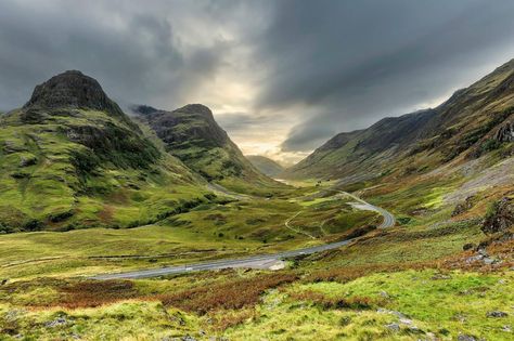 The beautiful valley of Glencoe looking at the famous and enormous Three Sisters 👌  📷 Matthew Storer Photoraphy Glencoe Scotland, Scotland Road Trip, Scotland Landscape, Places In Scotland, Glen Coe, Philosopher's Stone, Mystical Places, Castles In Scotland, Scotland Highlands