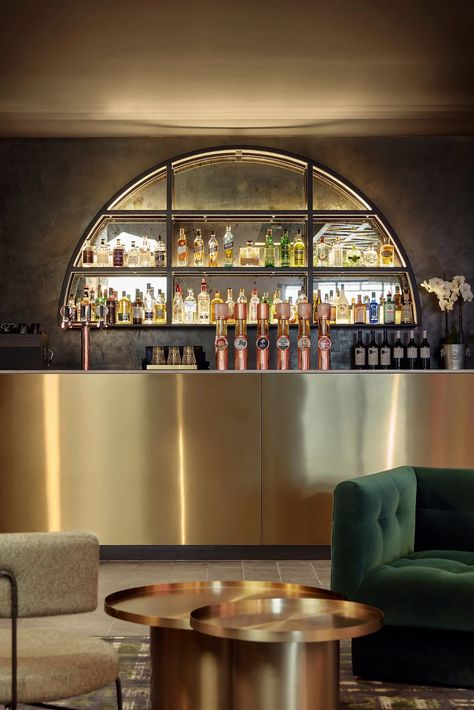 Amstel Club by Clever Colour & Design- Design FIVE ONE GROUP- Construction | Eat Drink Design Awards Best Bar Design, Curved Bar Design, Bar Counter Design, Drink Design, Best Bar, Bar Interior Design, Bar Designs, Internal Courtyard, Bars And Clubs