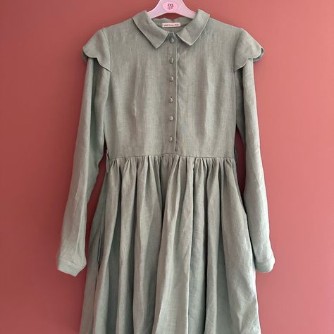 Little Women Atelier Mini Jo Dress In Mint Green. Brand New, Only Tried On. Little Women Era Dresses, Collars On Dresses, Dress Pattern Ideas Modest, Little Women Atelier Dress, Jo March Pink Dress, Old Fashioned Dresses, Little Women 2019 Aesthetic, Jo Little Women, Little Women Dresses