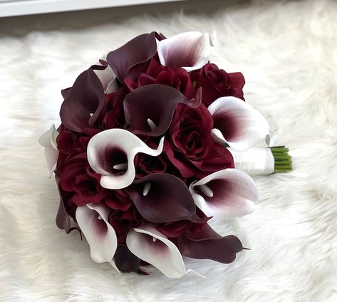 Macabre Wedding, Calla Lily Bridesmaid Bouquet, Bouquet Calla Lily, Burgundy Bridal Bouquet, White Calla Lily Bouquet, Calla Lily Bridal Bouquet, Lily Bridal Bouquet, Bouquet Burgundy, Calla Lily Bridal