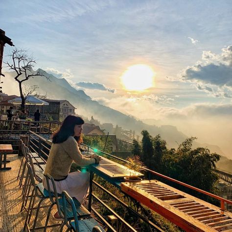 Top 6 Sapa Cafes with beautiful view of terraced rice fields Vietnam Vacation, Dalat Vietnam, Vietnam Backpacking, Travel Bali, Sapa Vietnam, Vietnam Voyage, Bali Travel Guide, Sa Pa, Rice Fields