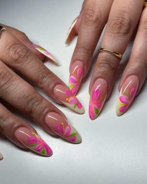 Tropical Nail Art Designs, Tropical Color Nails, Vacation Flower Nails, Nails Mexico Vacation, Pink Tropical Nails, Tropical Nails Design, Mexico Nails Vacations, Tropical Summer Nails, Vacation Nails Summer