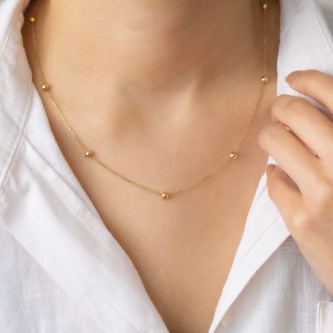 Everyday Necklace Simple, Gold Neck Chain, Simple Necklace Everyday, Jewelry Necklace Simple, Minimalist Necklace Gold, Pretty Jewelry Necklaces, Necklace Everyday, Gold Chain Design, Gold Necklace Simple