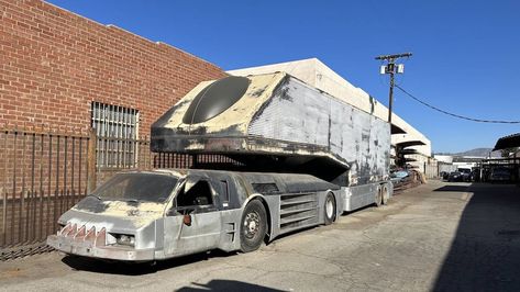 Own the World’s Most Strange-Looking Semi Truck From The Highwayman Led Lights For Trucks, Movie Rental, Tractor Trailer Truck, Detroit Diesel, Show Trucks, Las Vegas Shows, Knight Rider, Peterbilt Trucks, Cars Movie