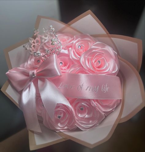 Love of my life 💕 Small & cute 🫶🏼🫶🏼 12-count baby pink roses with rhinestones & crown 👑 - - - #roses #reels #rosas #florist #rosaseternas #eternalroses #explore #bouquet #viral #fyp #ramobuchon #smallbusiness #explorepage Small Eternal Rose Bouquet, Eternal Roses Bouquet, Quince Bouquet, Ribbon Rose Bouquets, Eternal Roses, Eternal Rose, Mini Business, Minimalist Icons, Ribbon Bouquet