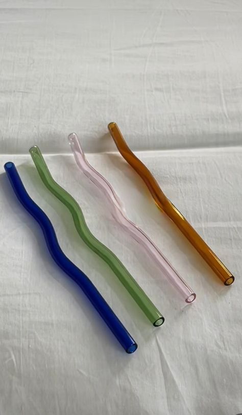 Reusable wavy glass straw set #reusable #glassstraws #drinking #colourful #trendy #amazon Reusable Drinking Straw, Kitchen Finds, Aesthetic Kitchen, Stainless Steel Cleaning, Coloured Glass, Glass Straws, Drinking Glass, Recycled Packaging, Brush Cleaner