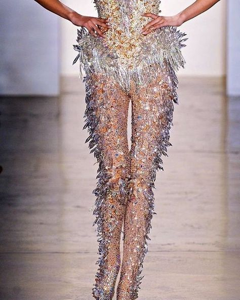 The Blonds // @theblondsny #theblonds #artsxdesign #axdmagazine via @mlsbtk The Blonds, Model Runway, Collection Couture, Fantasy Fashion, Mode Inspiration, Fashion Details, Couture Fashion, New York Fashion Week, New York Fashion