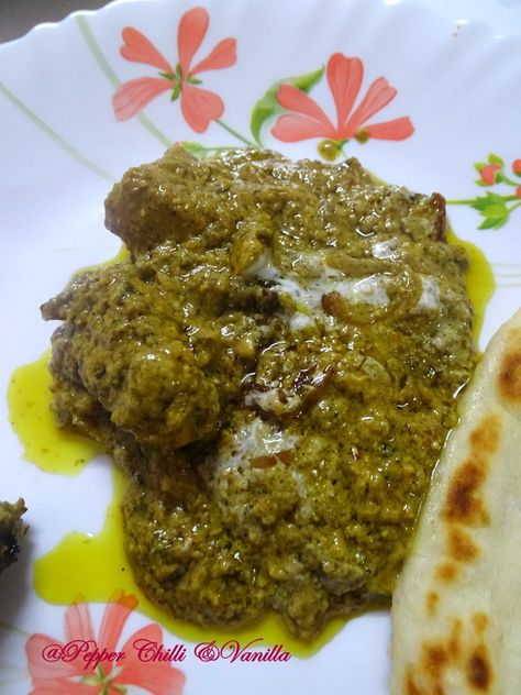 Chicken Korma Recipe Easy, Haryali Chicken, Pakistani Chicken Recipes, Hariyali Chicken, Sizzler Recipes, Chicken Korma Recipe, Kurma Recipe, Chicken Starter Recipes, Afghan Food Recipes