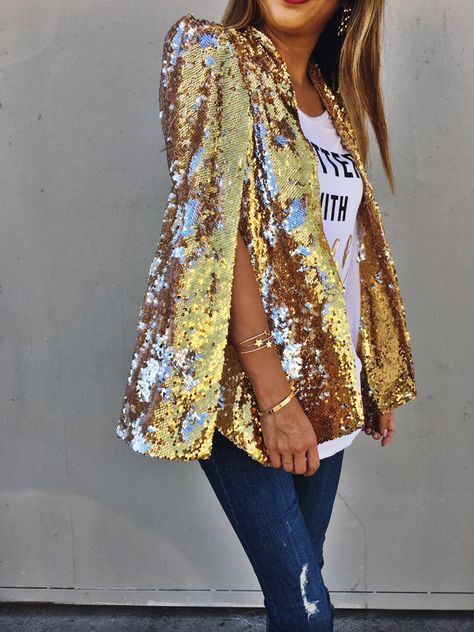 Gold Sequin Cape, Honey Bear Wall Mural, Better With Bubbly Tee, champagne, champagne shirt, champagne tee, graphic tee, how to style a graphic tee, gold tee, girls night tee, girls night style, outfit ideas for girls night Sequin Blazer Outfit, Gold Sequin Blazer, Everday Style, Goldie Locks, Cape Outfit, Troy Bolton, Sequin Cape, Wardrobe Goals, Top Fashion Bloggers