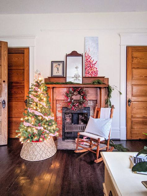 Celebrate Christmas Past with These Holiday Home Tours | Explore Georgia Hiking In Georgia, Christmas House Tour, Fairs And Festivals, Scenic Byway, Home Tours, Unique Architecture, Cabins And Cottages, House Museum, Travel Website