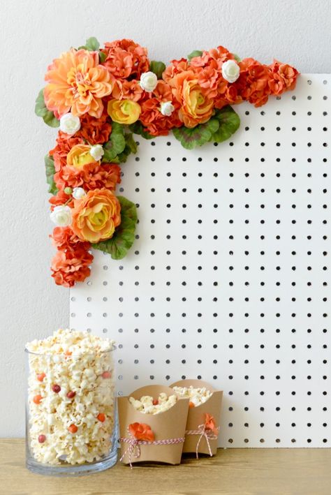 Pegboard Backdrop, Table Backdrop Ideas, Diy Floral Backdrop, Diy Party Table, Elena Of Avalor Birthday, Diy Studio, Table Backdrop, Nora Fleming, Picture Background