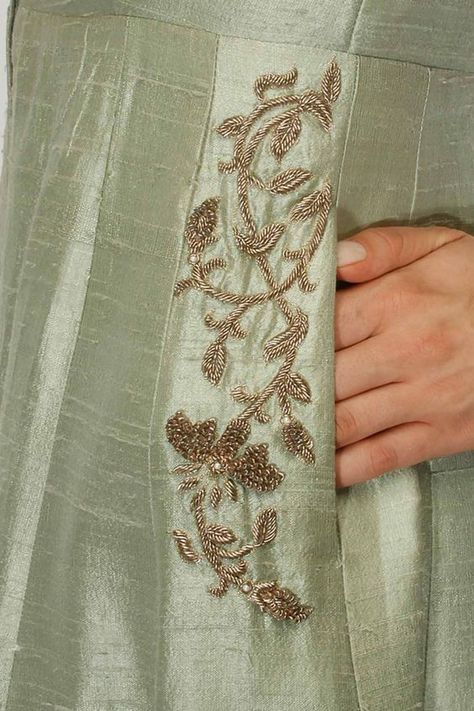 A Game Of Clothes, Game Of Clothes, Zardosi Embroidery, Gold Work Embroidery, Zardozi Embroidery, Pocket Embroidery, Song Of Ice And Fire, Embroidery On Kurtis, Anita Dongre