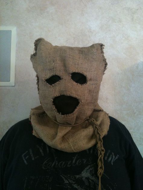 Burlap Mask, Funny Halloween Jokes, Scarecrow Mask, Bag Of Candy, Horror Halloween Costumes, Halloween Jokes, Mascaras Halloween, Mask Drawing, Creepy Images