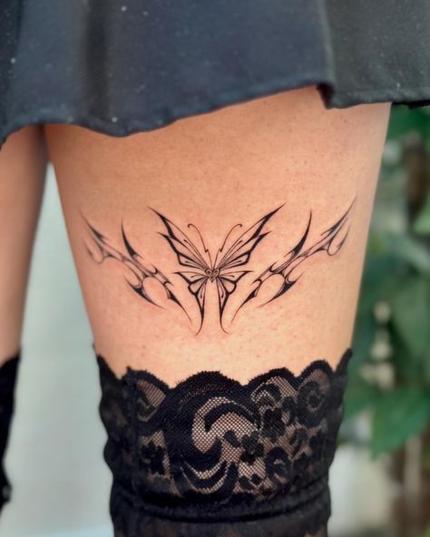 Kelly Chen, Butterfly Legs, Neo Tattoo, Band Tattoo Designs, Leg Bands, Band Tattoo, Butterfly Tattoo, Leg Tattoos, Tatting