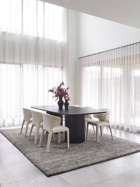 dining room with high ceilings white sheer curtains on windows High Ceiling Window Blinds, Curtain High Ceilings, Multiple Window Curtain Ideas, Decorating A Tv Wall, Curtains On Windows, High Ceiling Curtains, Sheer Curtains Living Room, Decorating Around A Tv, Florida Interiors