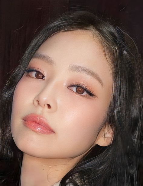 Jennie Rhinestone Makeup, Jennie Kim Eyebrows, Jennie Face Card, Jennie Eyebrows, Light Eyebrows Makeup, Kpop Eyebrows, Jennie Kim Eyes, Chinese Eyebrows, Jennie Blackpink Makeup