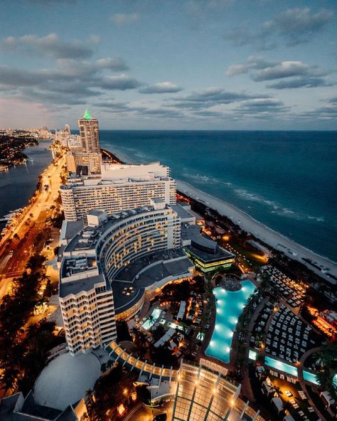 Fontainebleau Miami Beach’s Instagram profile post: “#fontainebleau shines brightly at night.” Fontainebleau Miami Beach, Fontainebleau Miami, New York Bar, Travel Box, Famous Movies, Beach View, Boutique Hotels, Yosemite National, Luxury Hotels