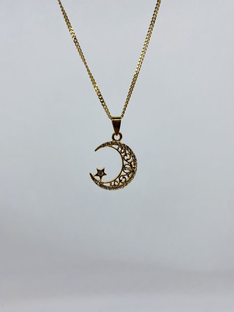 Leyla Core, Eagle Wallpaper, Gold Moon Necklace, Star And Moon, Crescent Moon Pendant, Moon Pendant Necklace, Jewelry Accessories Ideas, Crescent Moon Necklace, Gold Moon