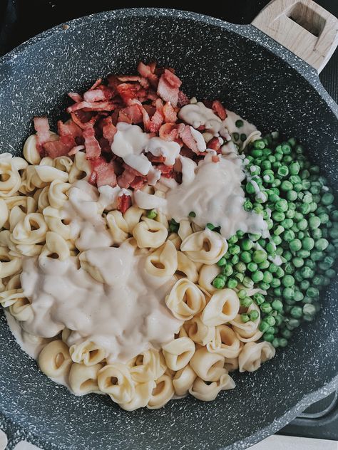 Quick and Easy Tortellini Alfredo with Bacon + Peas – At Home With Natalie Easy Tortellini Alfredo, Broccoli Tortellini, Alfredo With Bacon, Bacon Peas, Easy Tortellini, Tortellini Alfredo, Tortellini Recipes, Supper Recipes, Salad Sandwich