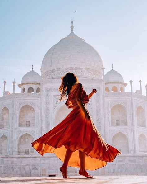 Taj Mahal Tac Mahal, تاج محل, Travel Pose, India Photography, Travel Pictures Poses, Indian Photoshoot, Indian Aesthetic, Photography Poses Women, Agra