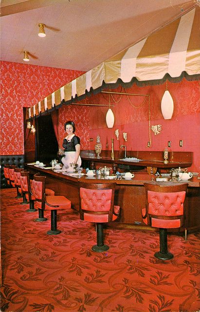 Retro restaurant
I remember a restaurant that looked a lot like this one.  It was in Columbia, MO, in the 50s. Retro Coffee Shop, Country Restaurant, Vintage Places, Retro Restaurant, Bar Restaurant Design, Architecture Restaurant, Design Café, Fancy Restaurants, Retro Coffee