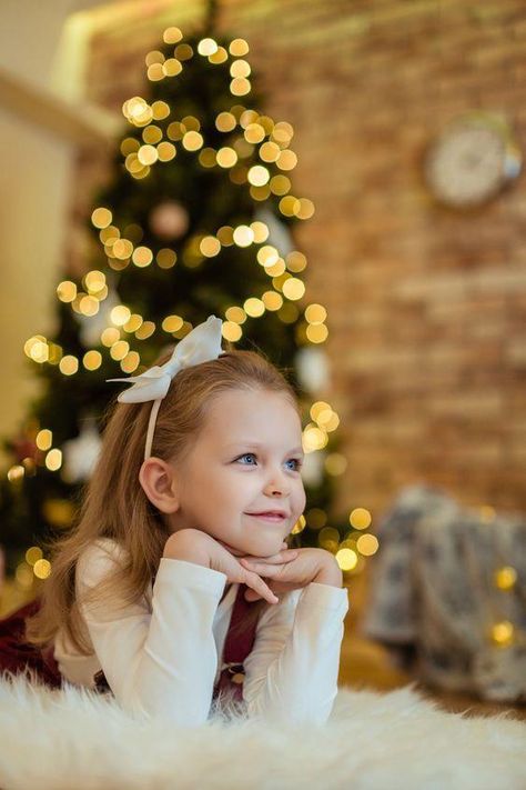 Christmas Portraits Kids, Kid’s Christmas Photoshoot, Child Christmas Photoshoot, Kid Holiday Photoshoot Ideas, Kids Christmas Pictures At Home, Only Child Christmas Photo Ideas, Christmas Picture Ideas Toddler, Creative Christmas Photoshoot Kids, Indoor Xmas Photoshoot