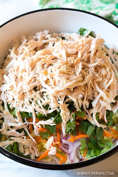 Simple Vietnamese Cold Chicken Salad (Goi Ga) #healthy #lowcarb #paleo Cold Chicken Salad, Cold Chicken Salads, Vietnamese Chicken Salad, Vietnamese Chicken, Chicken And Cabbage, Paleo Lunch, Chicken Salad Recipes, Asian Dishes, Delicious Salads