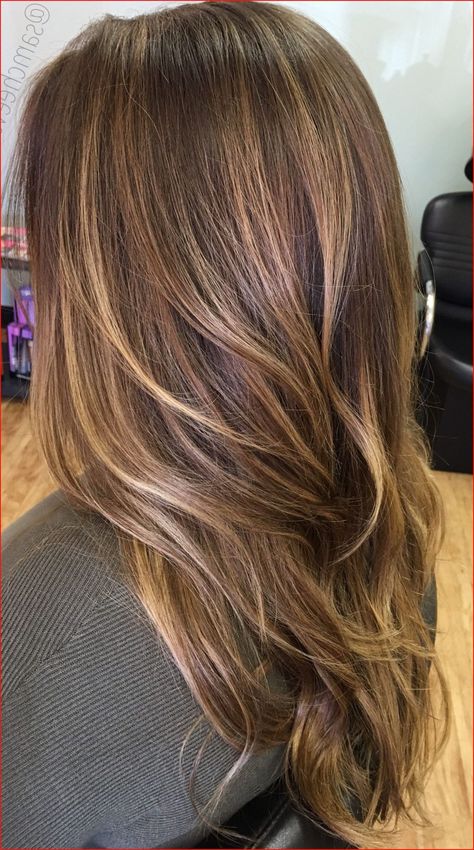 Top Hair color ideas 2023trends Highlights For Brown Hair, Highlights Hairstyles, Rambut Brunette, Brown Hair Shades, Brown Hair Inspo, Brunette Hair With Highlights, Brown Hair With Blonde Highlights, Hair Color Light Brown, Brown Hair Balayage