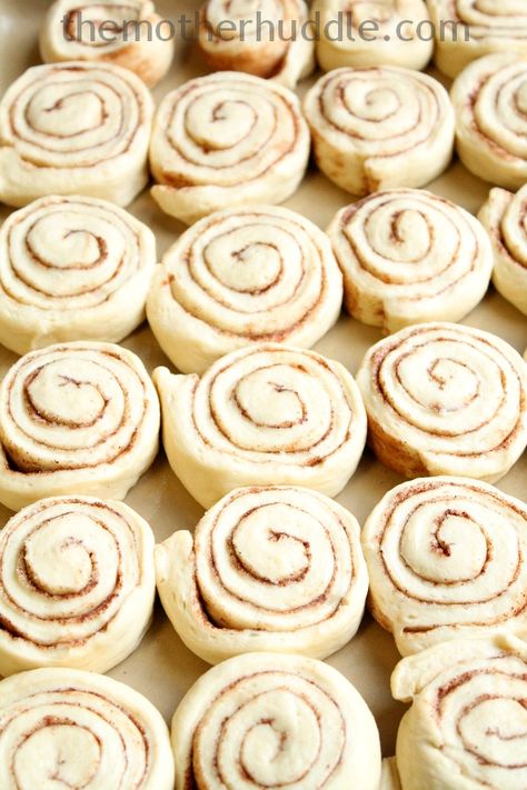 Cafeteria Cinnamon Rolls, Cafeteria Rolls, School Cafeteria Food, Overnight Cinnamon Rolls, School Lunch Recipes, Cafeteria Food, Biscuit Rolls, Lunch Lady, School Cafeteria