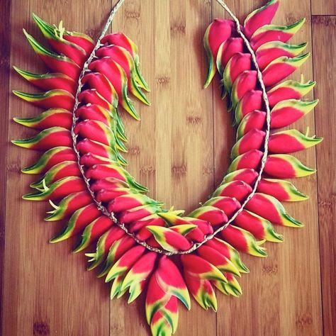 A bright heliconia Lei Lei Day, Lei Ideas, Ori Tahiti, Floral Aesthetics, Lei Making, Ginger Flower, Flower Lei, Hawaiian Lei, Most Popular Flowers