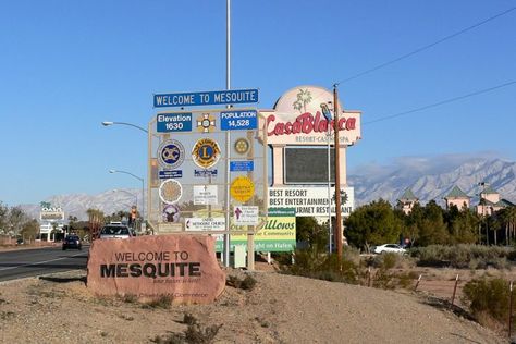 Everyone From Nevada Should Take This One Awesome Vacation Before They Die Mesquite Nevada, California Trail, Spa Trip, Nevada Travel, Travel North America, Virginia City, State Signs, Humboldt County, Rural Living