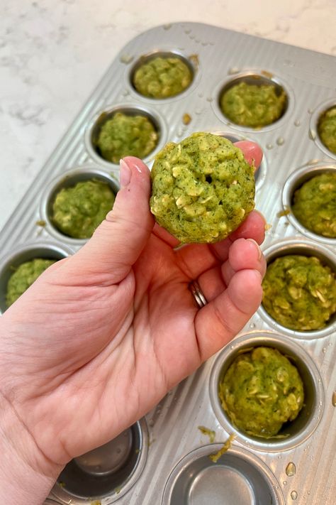 Spinach Apple Mini Muffins - Messy Bun Motherhood Apple Spinach Muffins, Blw Spinach Muffins, Toddler Mini Muffins Healthy, Easy Baby Muffin Recipe, Messy Bun Motherhood, Applesauce Mini Muffins, Mini Muffins For Babies, Baby Mini Muffin Recipes, Spinach Recipe For Baby