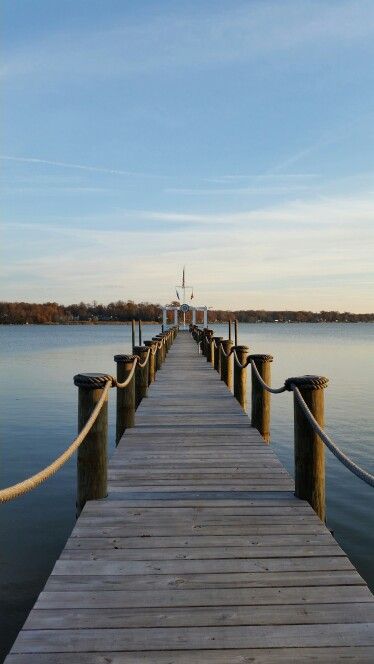 Fishing Piers Ideas, Docks On The Lake, Ocean Dock, Small Dock, Beach Dock, Dock Ideas, House On The Water, Fishing Dock, Lake Dock