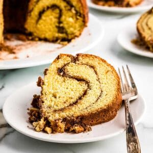 Bundt Coffee Cake - Julie's Eats & Treats ® Bundt Coffee Cake, Coffee Bundt Cake, Walnut Bundt Cake, Vegan Coffee Cake, Coffee Cake Bundt, Cinnamon Swirls, Homemade Coffee Cake, Cake Bundt, Coffee Cake Recipes Easy