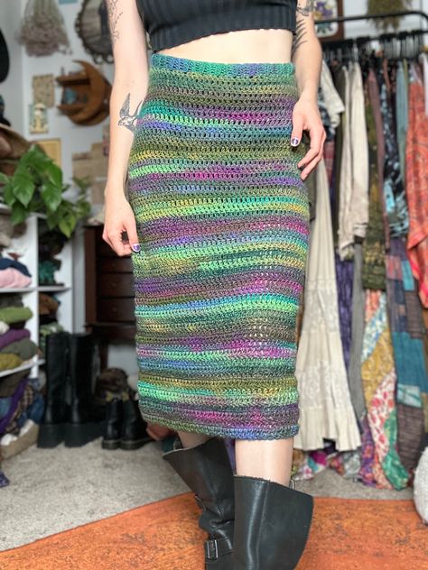 Crochet Midi Skirt Pattern, Long Crochet Skirt Pattern Free, Crochet Maxi Skirt Pattern Free, Hannah Drapinski, Mini Skirt Tutorial, Flowy Skirt Pattern, Maxi Skirt Pattern Free, Midi Skirt Tutorial, Crochet Skirt Pattern Free