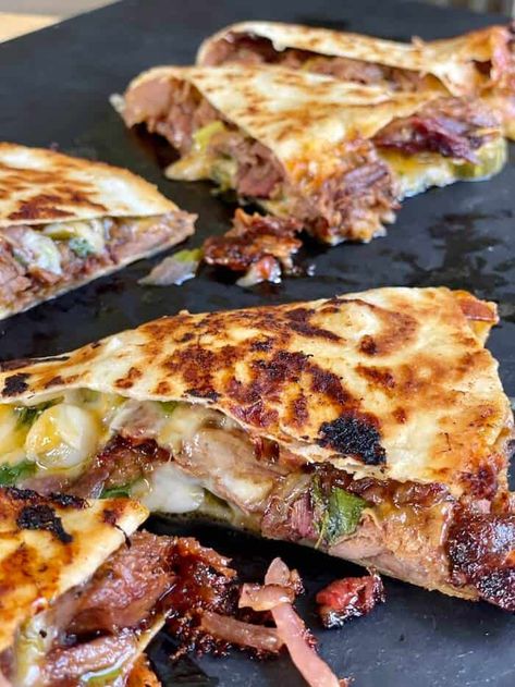 Easy Brisket Quesadilla - Your New Favorite Leftover Brisket Recipe! Ways To Use Leftover Brisket, Things To Do With Brisket, Brisket Quesadilla Recipes, Things To Make With Brisket, Brisket Wrap Recipes, Leftover Brisket Recipe, Sides For Beef Brisket, Recipes For Leftover Brisket, What To Make With Leftover Brisket